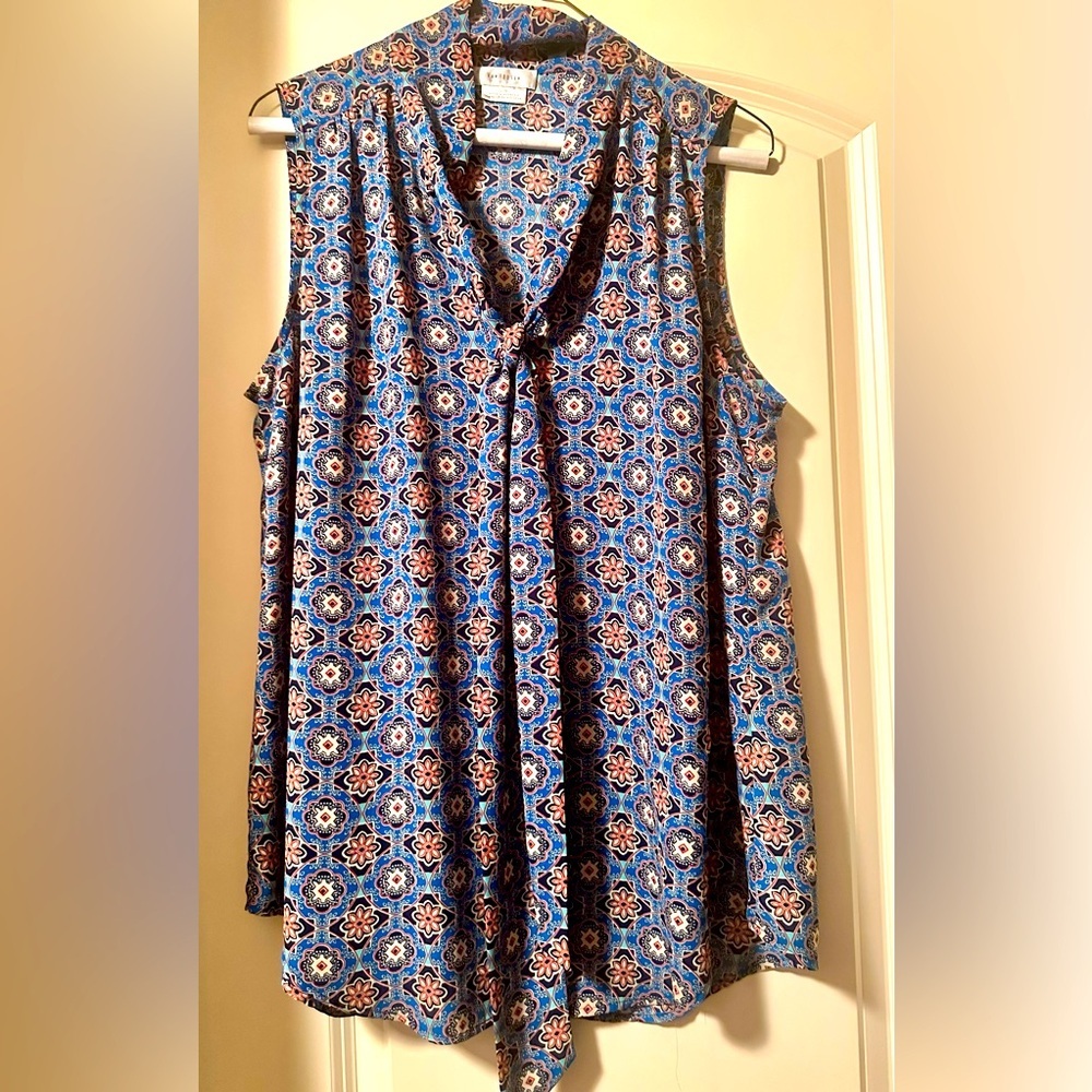 Van Heusen dressy blouse for office. Like new.